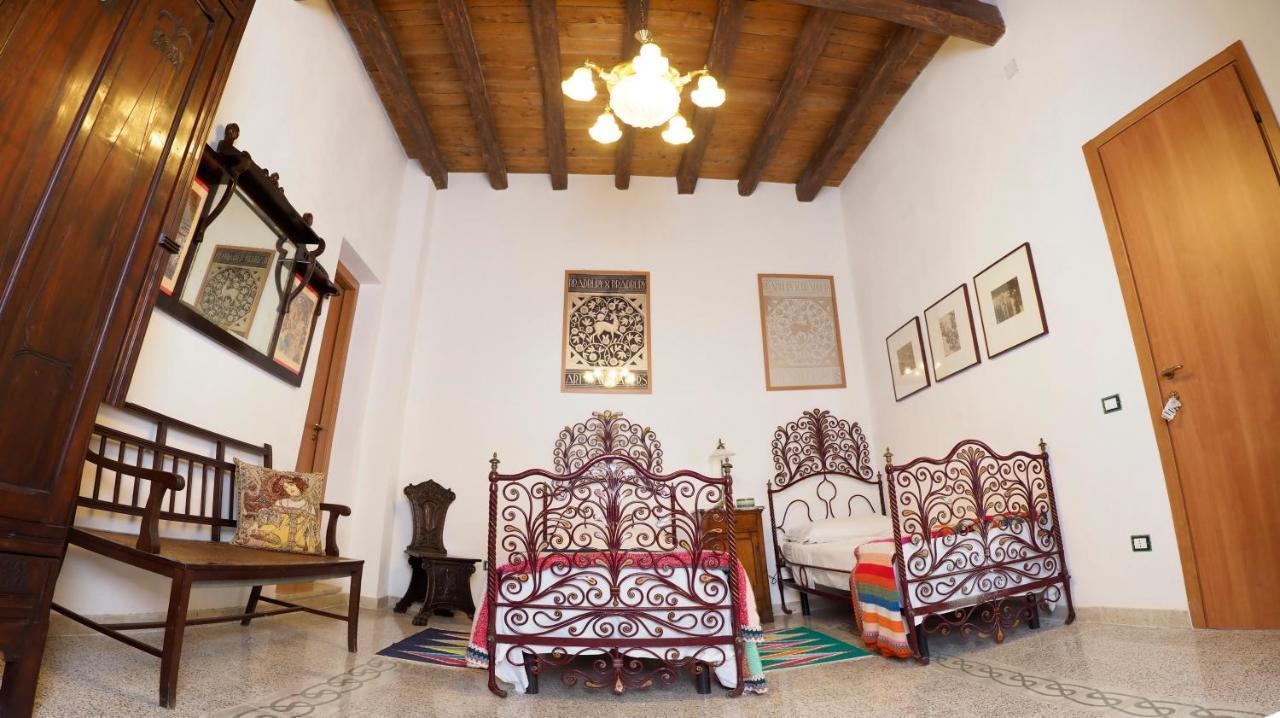 B&B Manca1Fiorino Buseto Palizzolo Szoba fotó